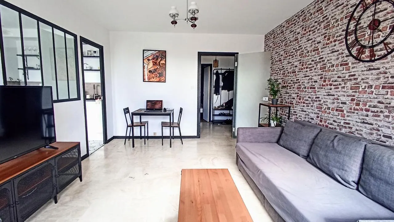 Logement Entier Proche De Lyon Venissieux France